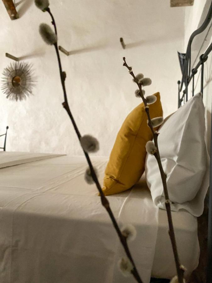 Is Scabas Guestrooms Solarussa Buitenkant foto