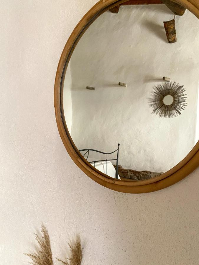 Is Scabas Guestrooms Solarussa Buitenkant foto