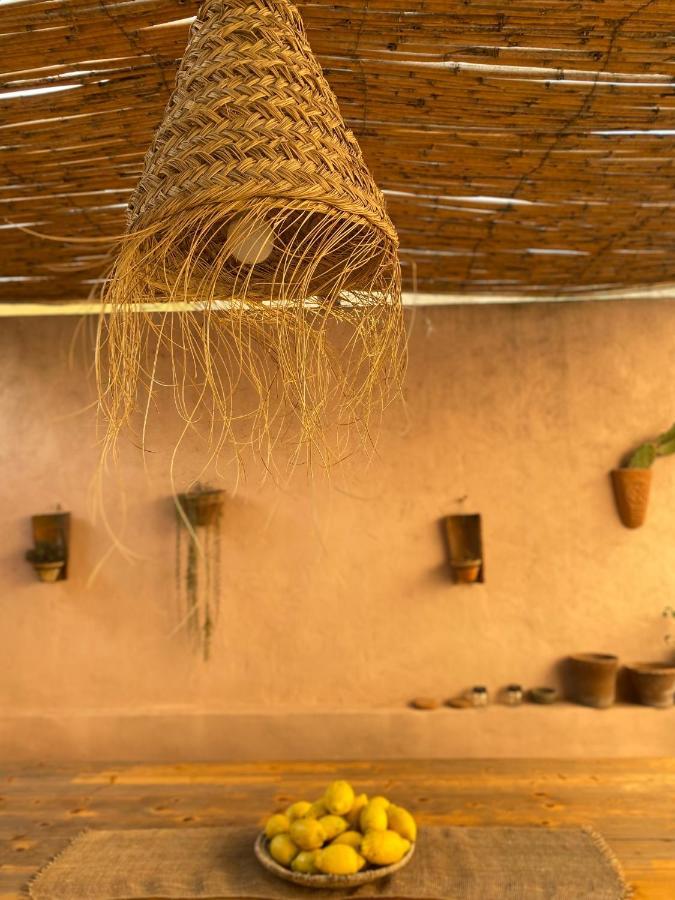 Is Scabas Guestrooms Solarussa Buitenkant foto