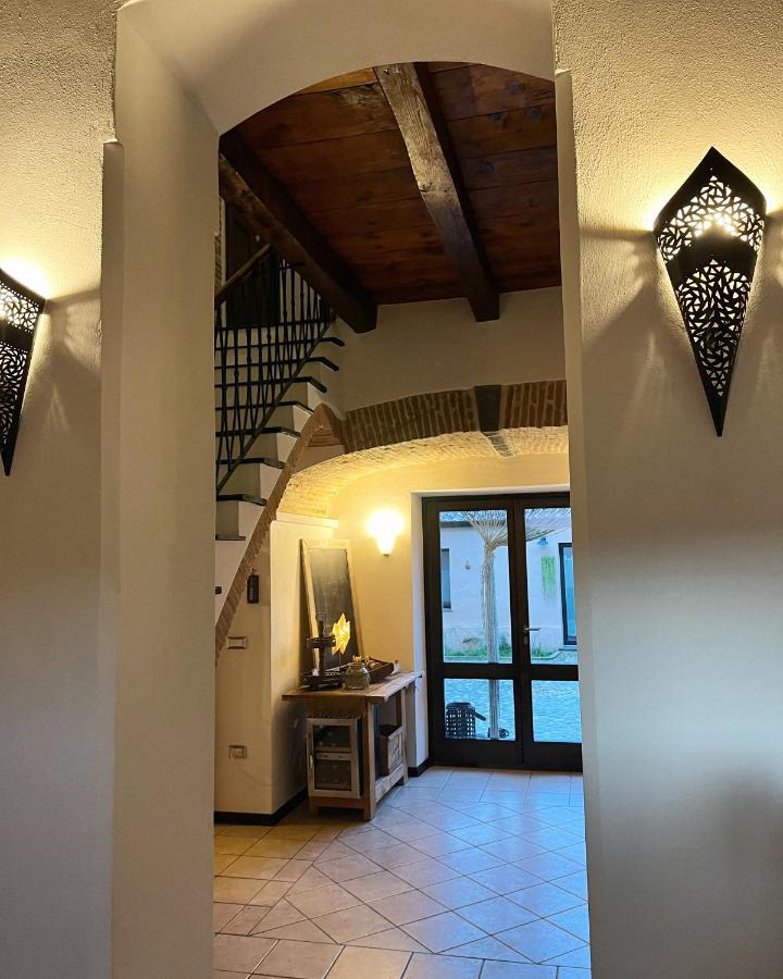 Is Scabas Guestrooms Solarussa Buitenkant foto