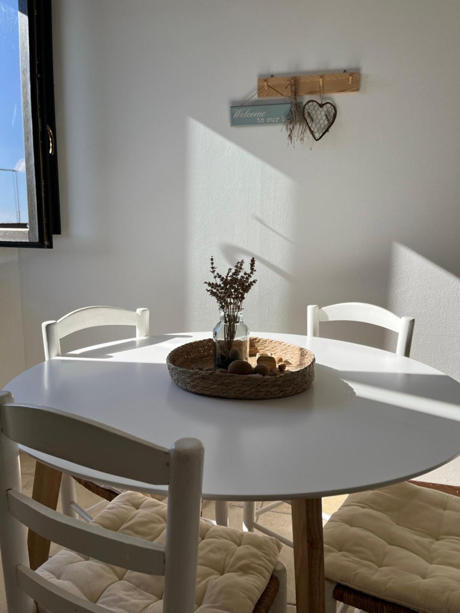 Is Scabas Guestrooms Solarussa Buitenkant foto