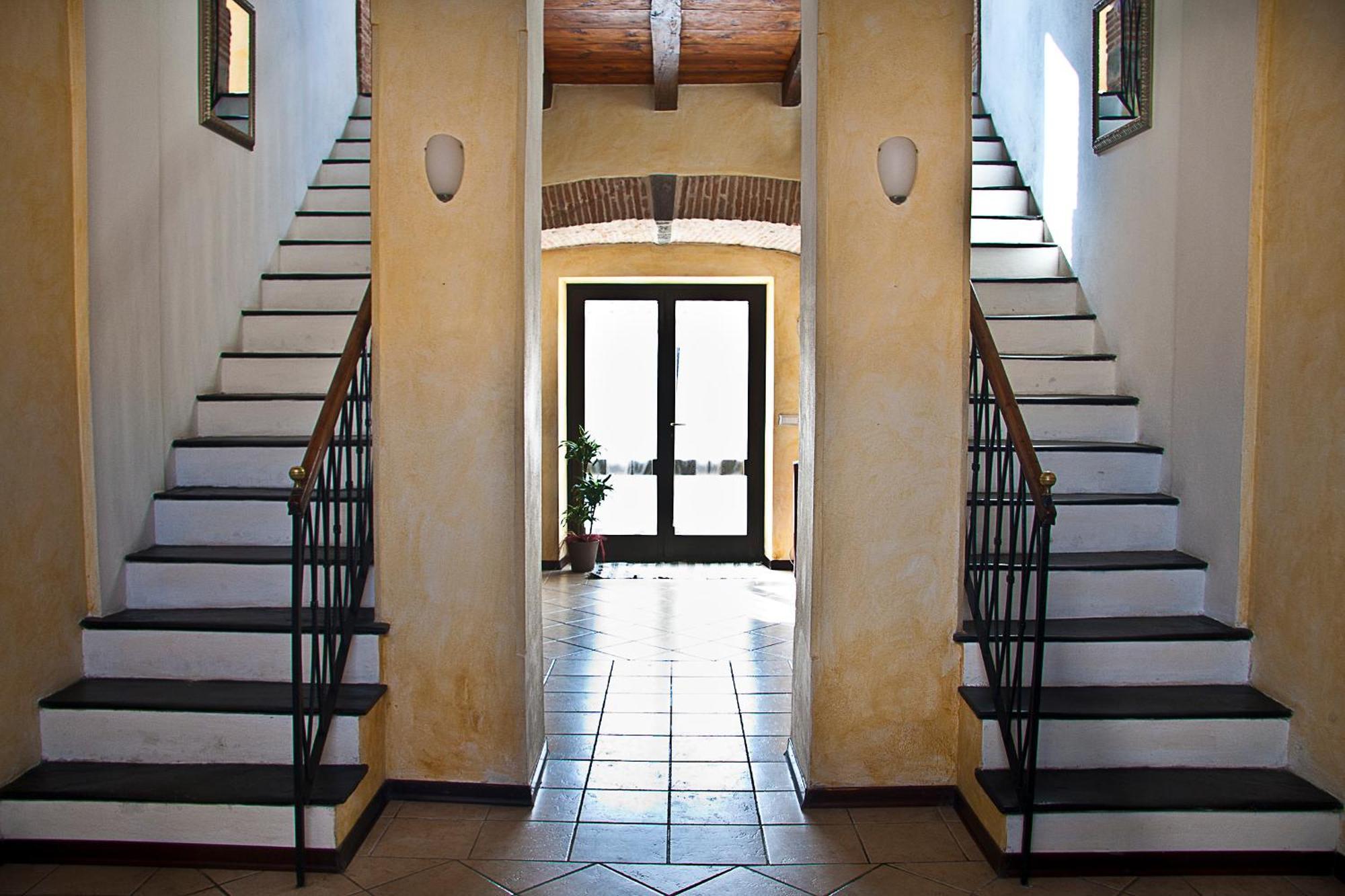 Is Scabas Guestrooms Solarussa Buitenkant foto