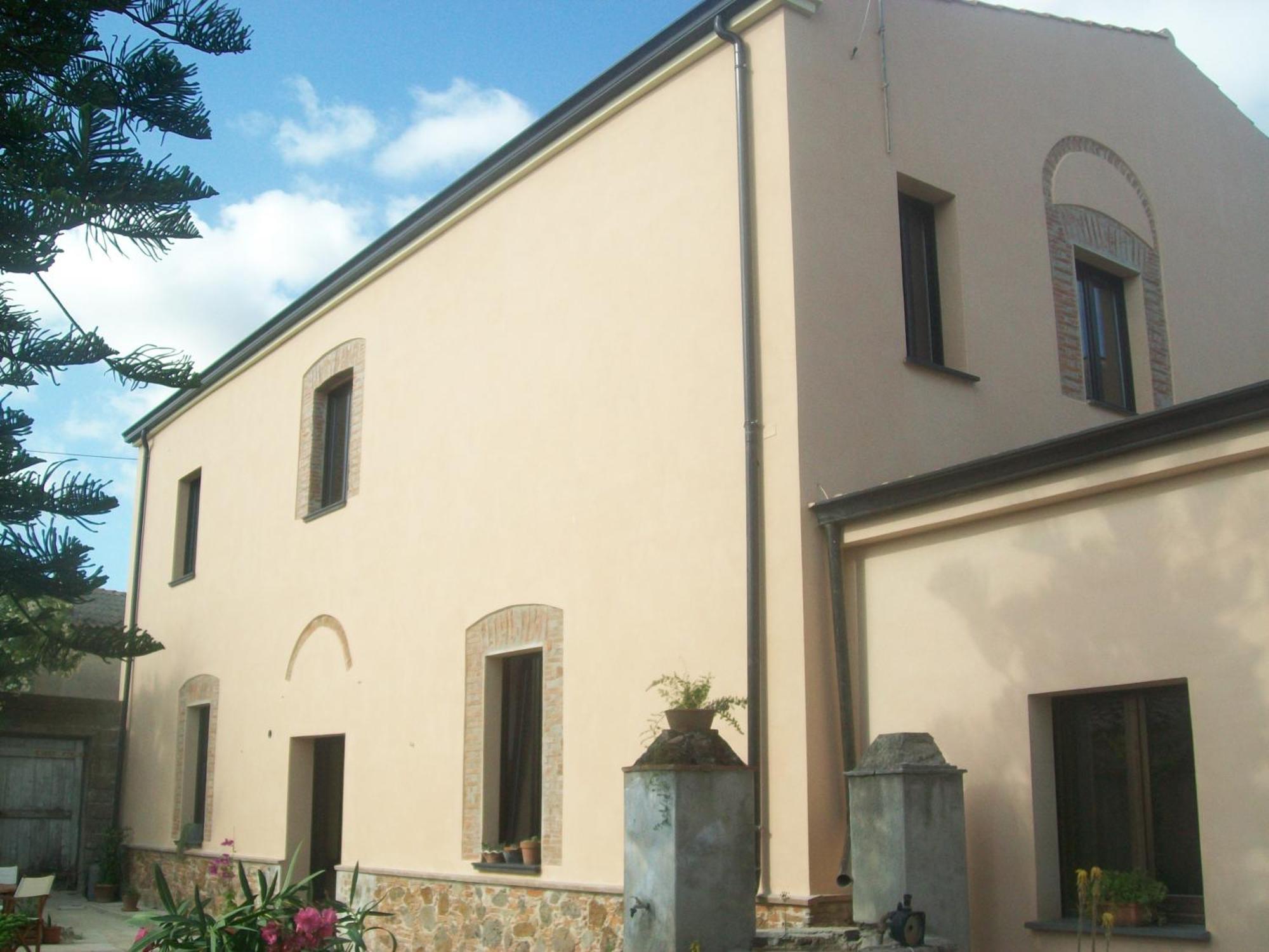 Is Scabas Guestrooms Solarussa Buitenkant foto