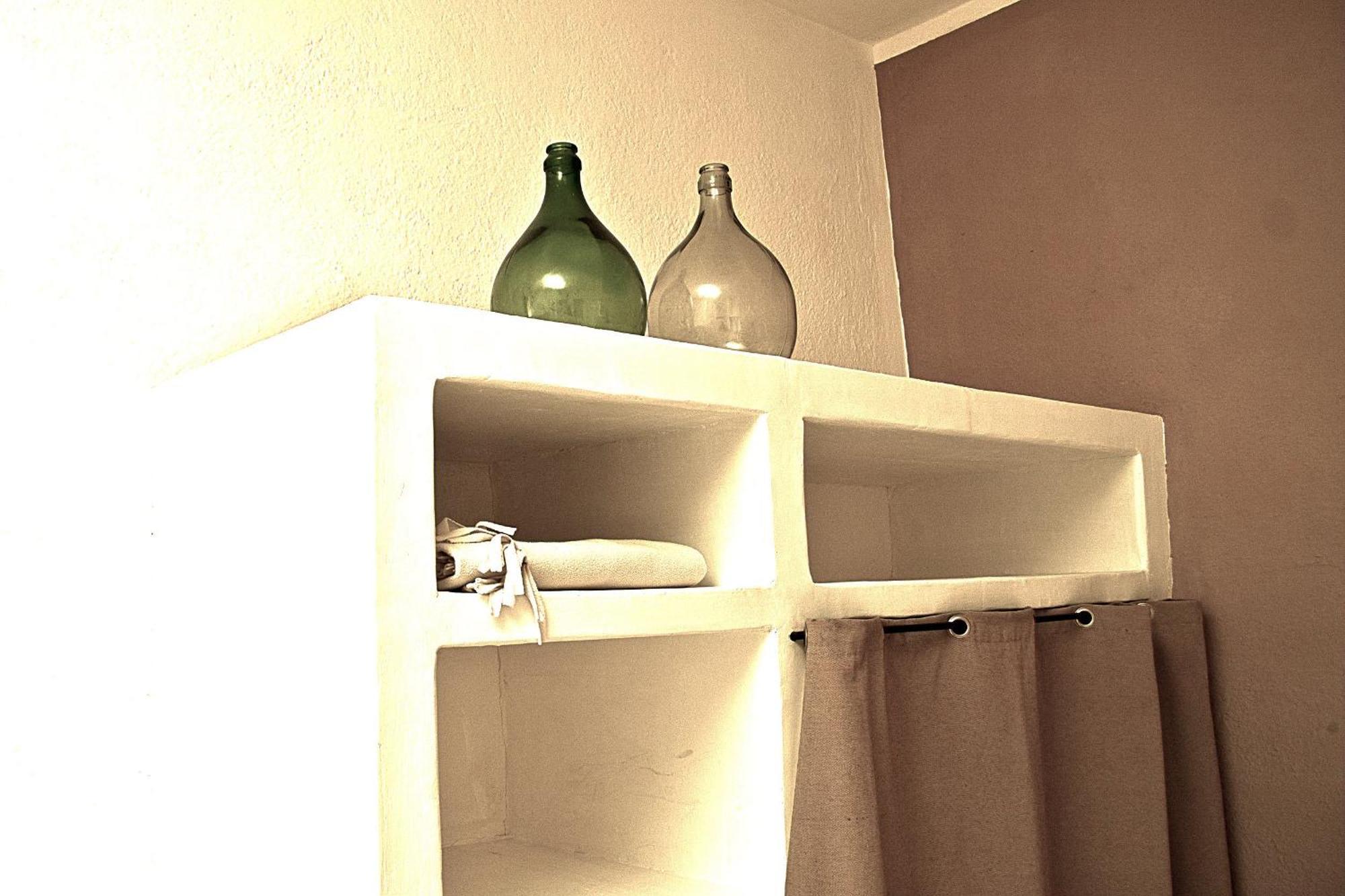 Is Scabas Guestrooms Solarussa Buitenkant foto